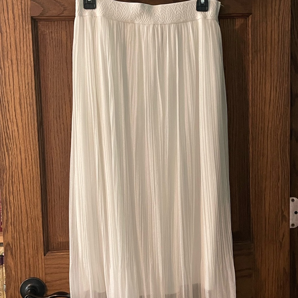 Cream Pleated Midi Skirt for Casual Resort Wear